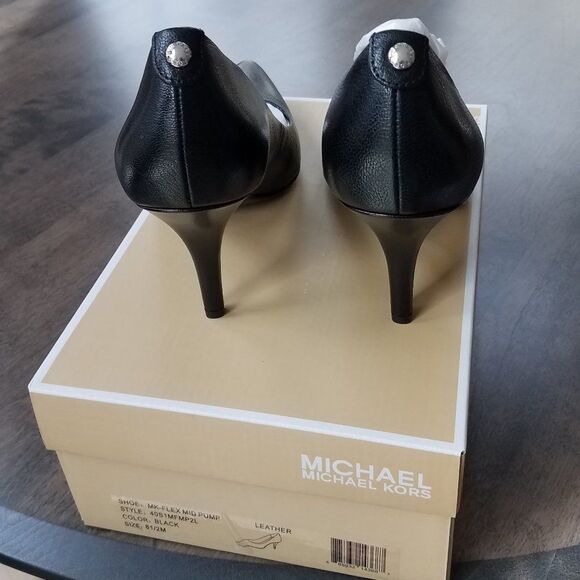 NIB Michael Kors heels - Picture 3 of 4